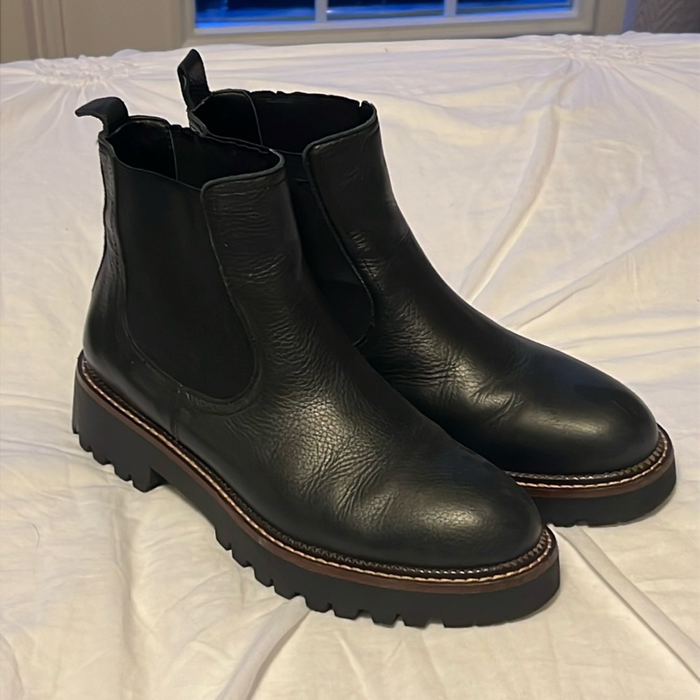 Caslon Miller Chelsea Boots, size 9